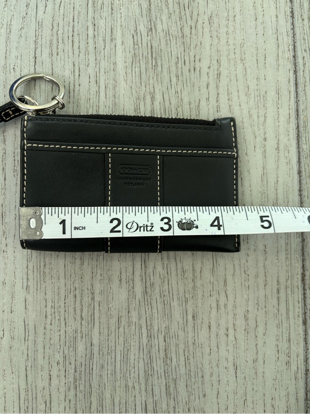 Coach coin purse in black leather with key ring. EUC. - Picture 10 of 11